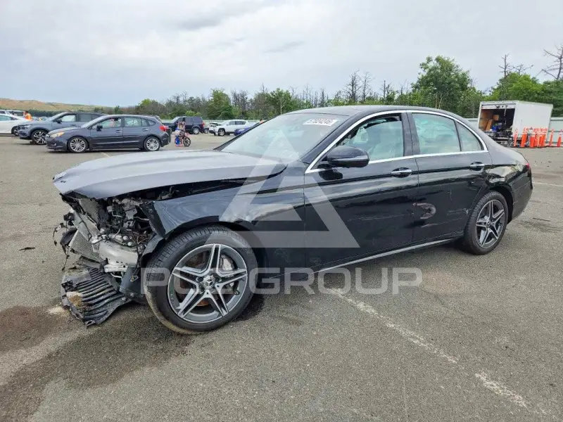 2022 Mercedes Benz E-Class photo