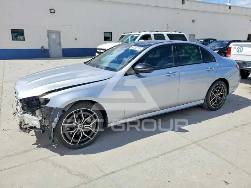 2022 Mercedes Benz E-Class фото