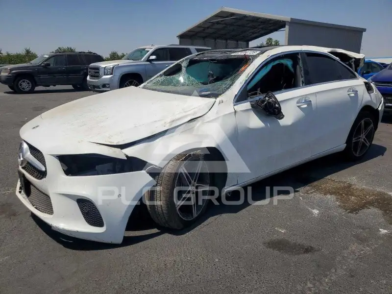 2022 Mercedes Benz A фото
