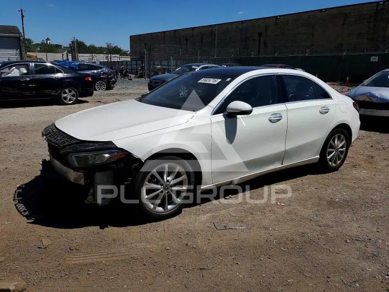 2022 Mercedes Benz A фото
