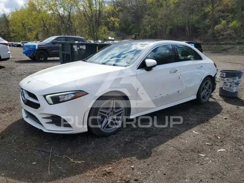 2022 Mercedes Benz A фото