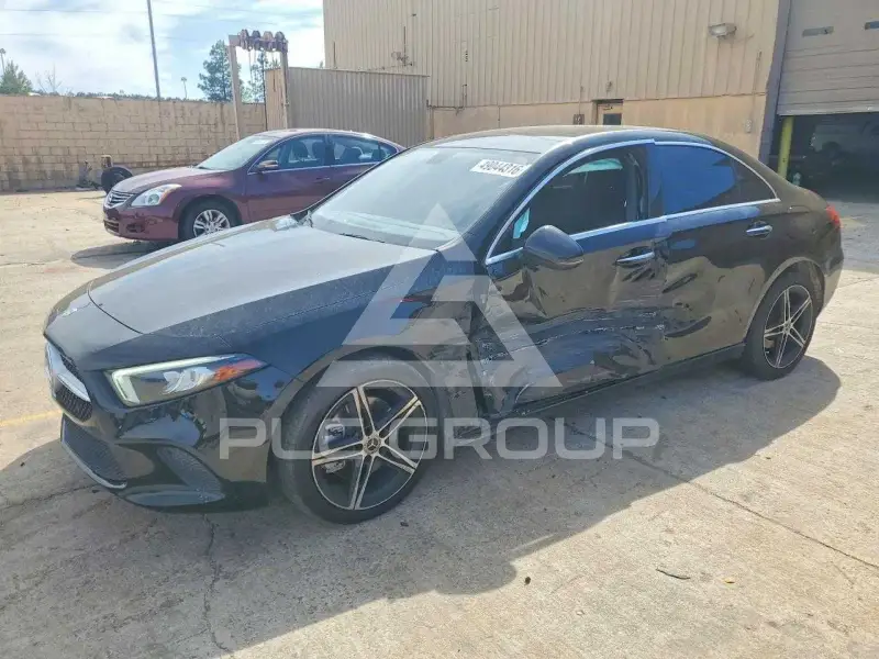 2022 Mercedes Benz A фото