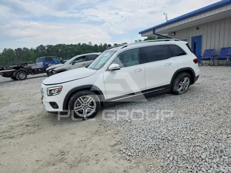 2022 Mercedes Benz GLB photo