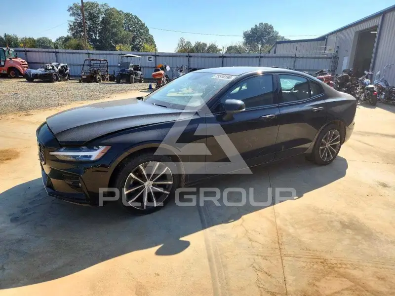 2022 Volvo S60 фото