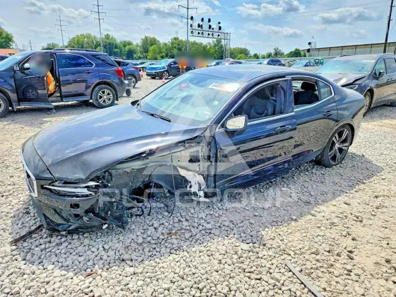 2022 Volvo S60 фото
