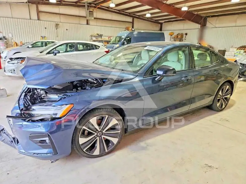 2022 Volvo S60 фото