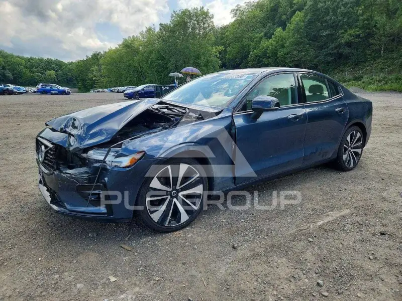2022 Volvo S60 фото