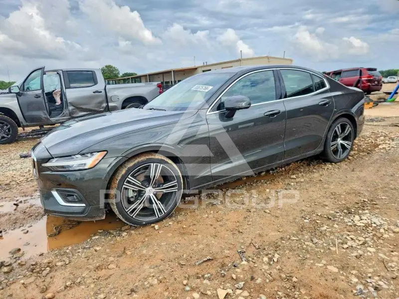 2022 Volvo S60 фото
