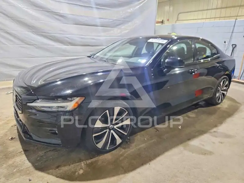 2022 Volvo S60 фото