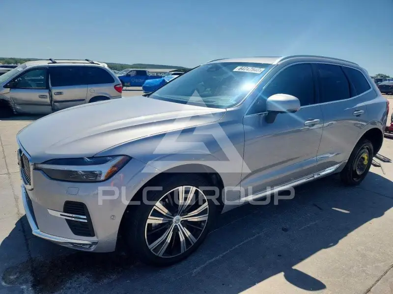 2022 Volvo XC60 фото