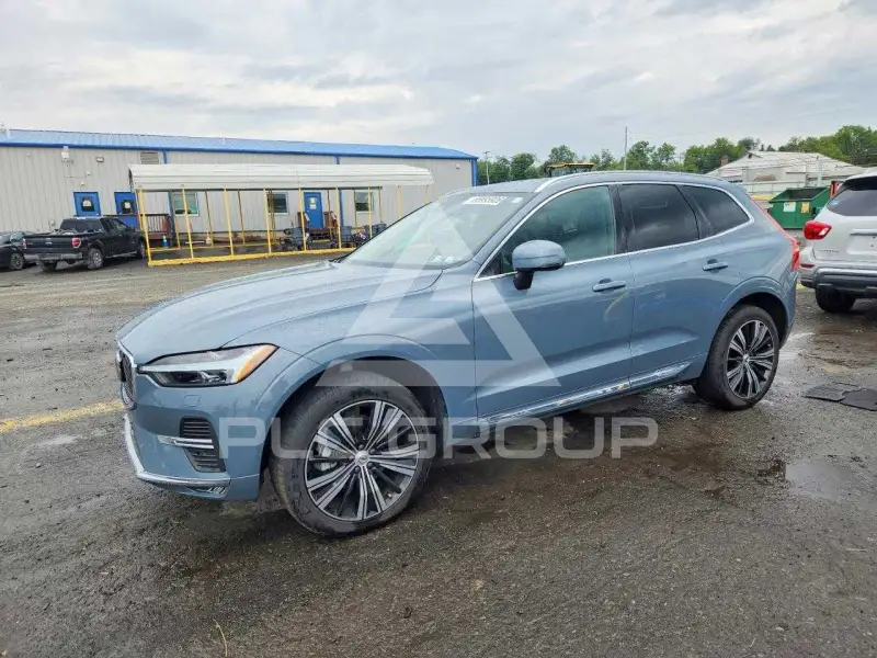 2022 Volvo XC60 фото