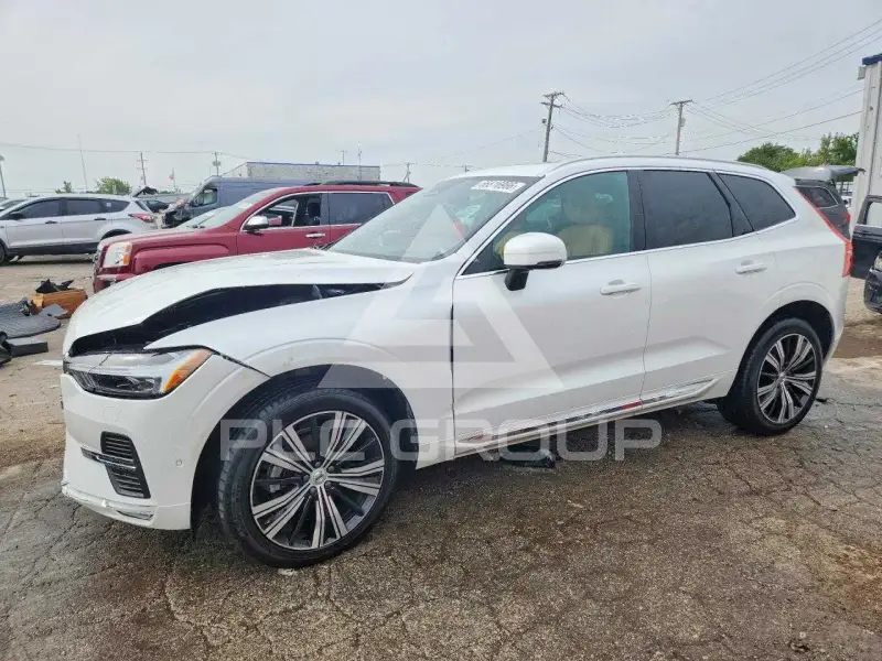 2022 Volvo XC60 фото