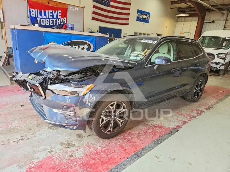 2022 Volvo XC60 photo