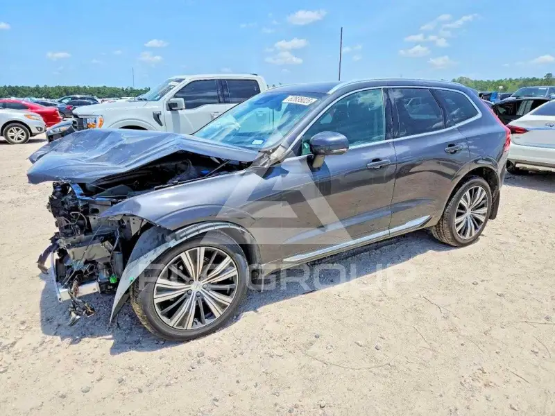 2022 Volvo XC60 фото