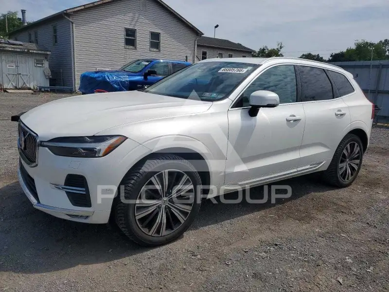 2022 Volvo XC60 фото