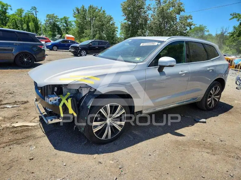 2022 Volvo XC60 фото