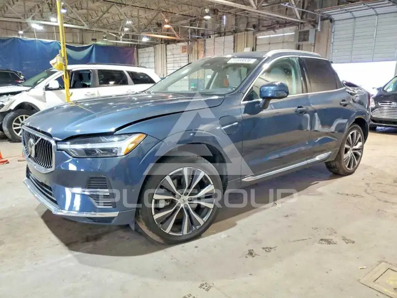 2022 Volvo XC60 photo