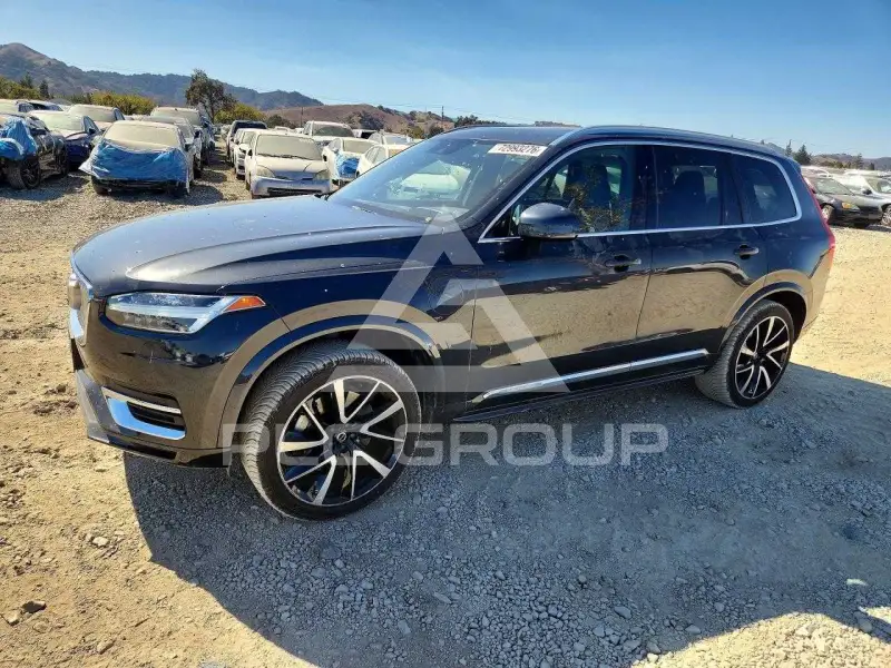 2022 Volvo XC90 photo