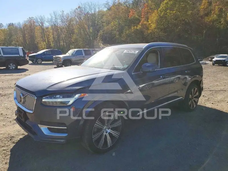 2022 Volvo XC90 photo