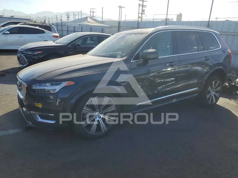 2022 Volvo XC90 фото