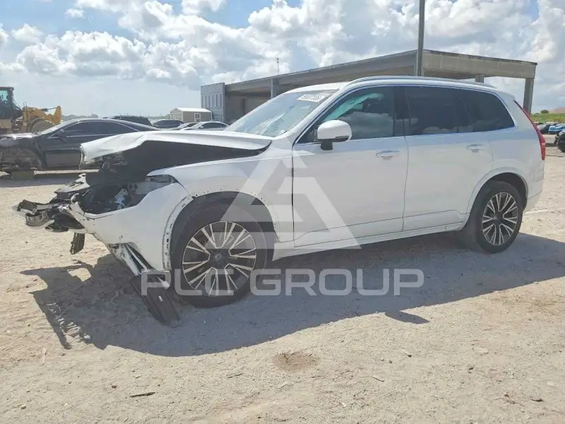 2022 Volvo XC90 photo