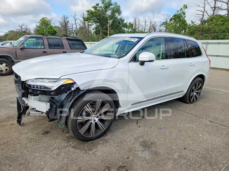 2022 Volvo XC90 фото