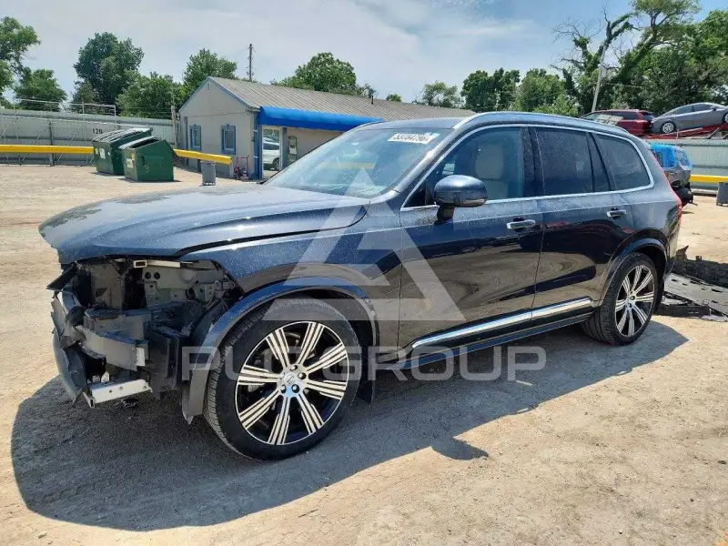 2022 Volvo XC90 photo