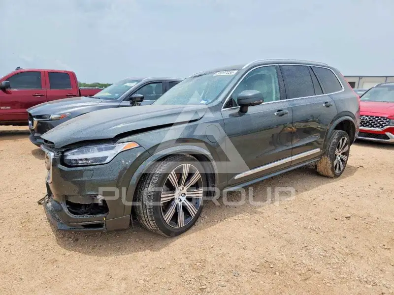 2022 Volvo XC90 фото
