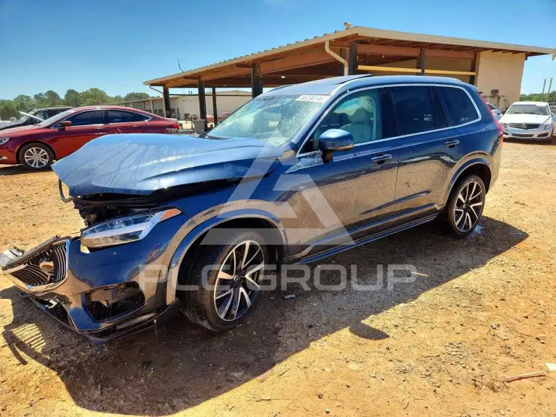 2022 Volvo XC90 photo