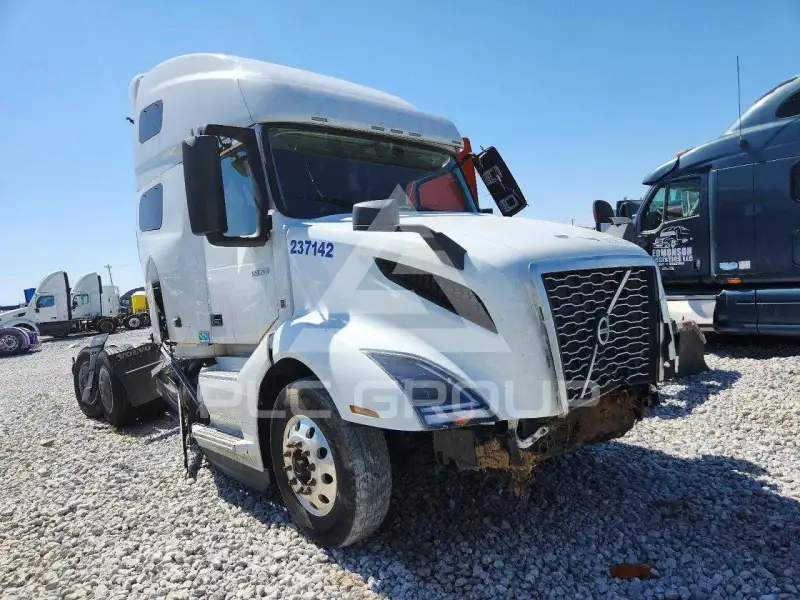 2022 Volvo VNL фото