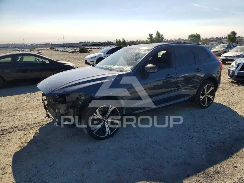 2022 Volvo XC60 фото