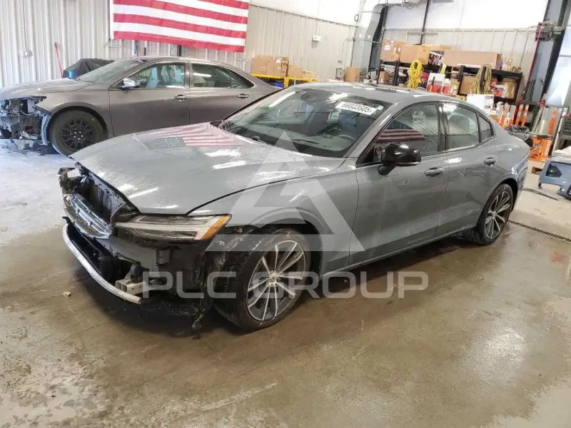 2022 Volvo S60 фото