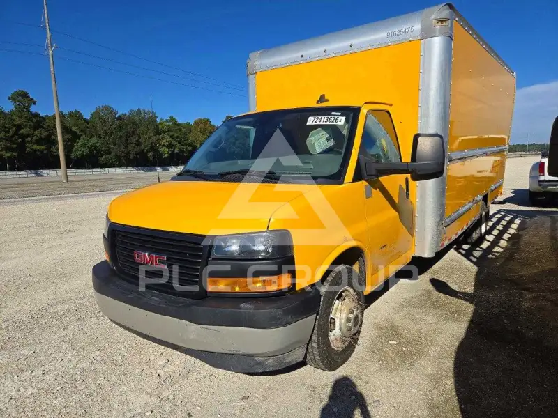 2022 GMC Savana фото