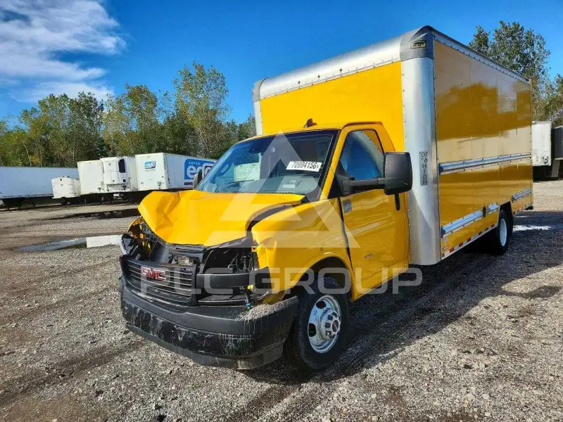 2022 GMC Savana photo