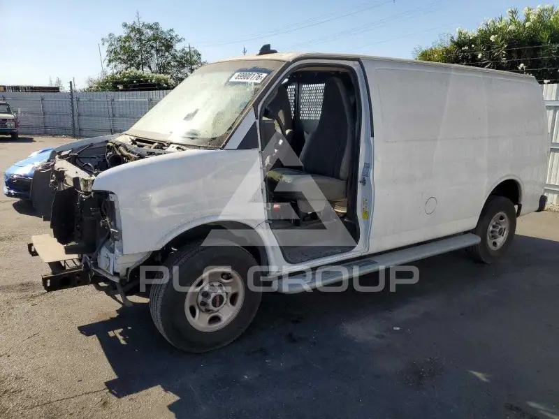 2022 GMC Savana photo