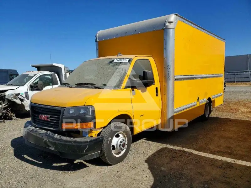 2022 GMC Savana photo