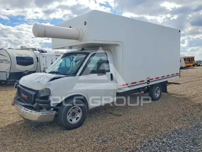 2022 GMC Savana photo