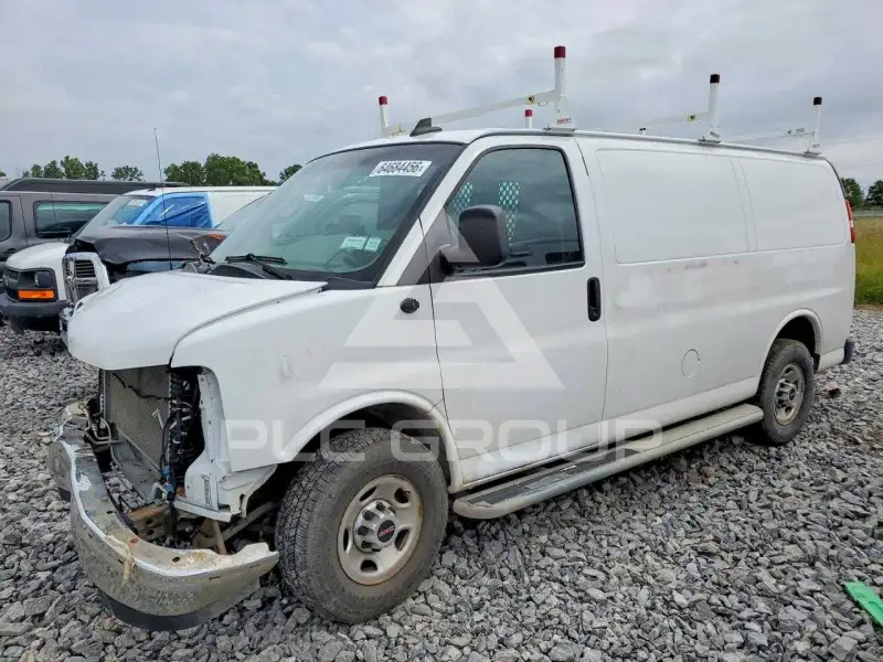 2022 GMC Savana photo