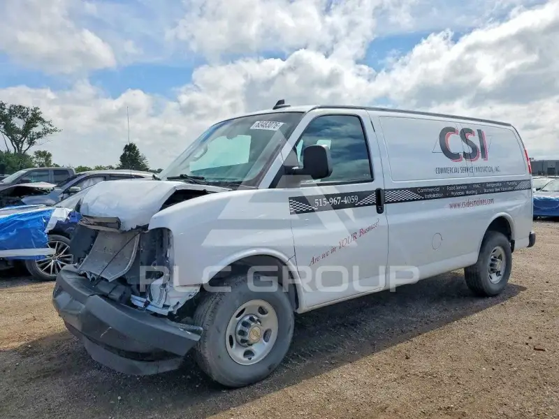 2022 GMC Savana фото
