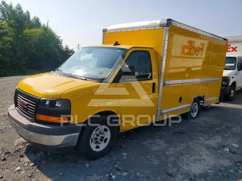 2022 GMC Savana фото