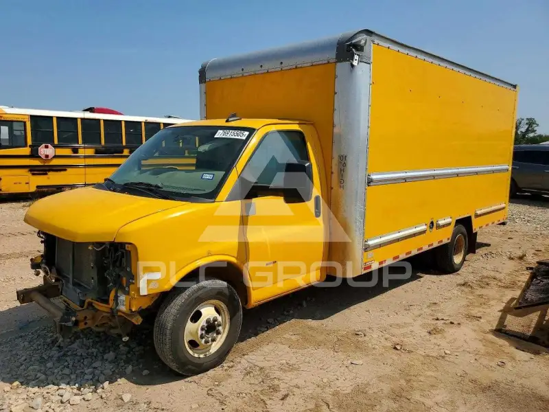 2022 GMC Savana фото