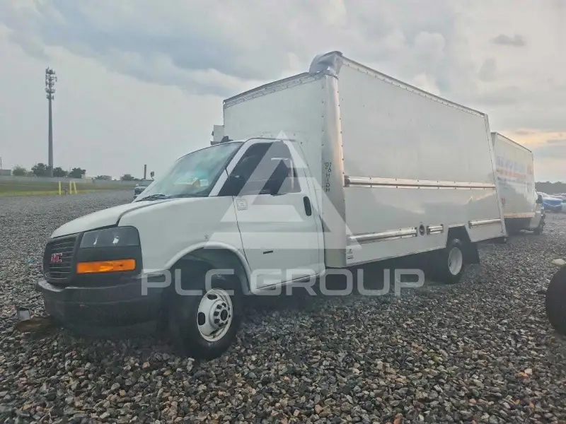 2022 GMC Savana photo