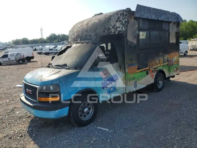 2022 GMC Savana фото