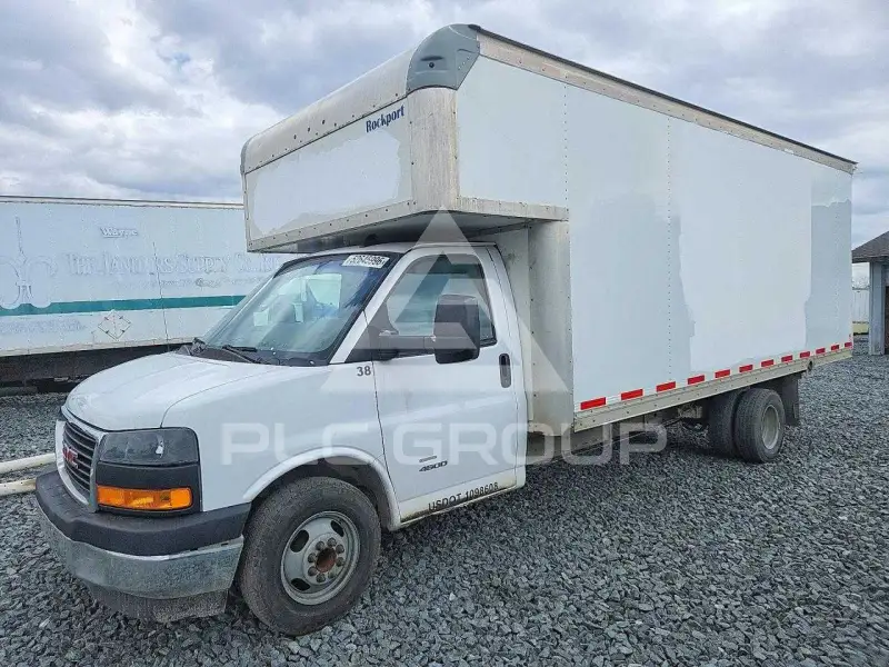 2022 GMC Savana photo