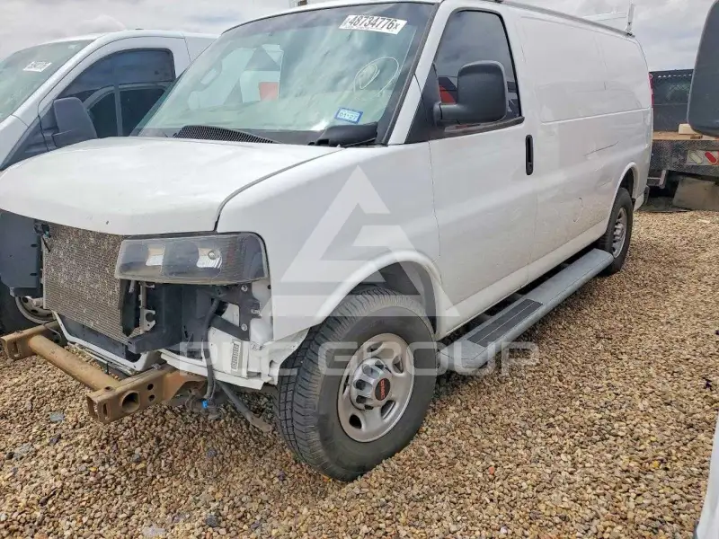 2022 GMC Savana фото