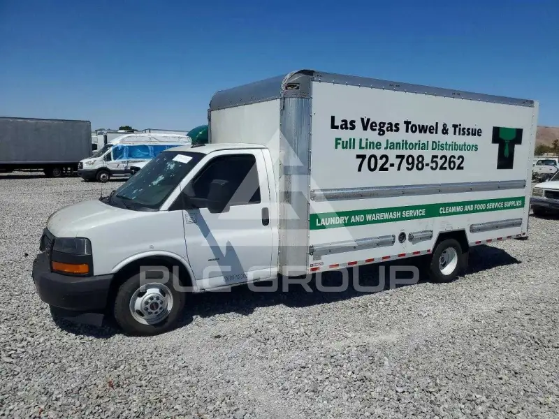 2022 GMC Savana photo