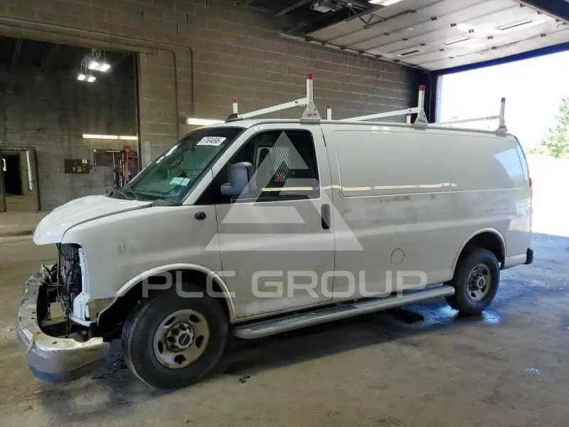2022 GMC Savana photo