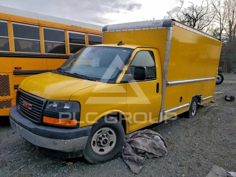 2022 GMC Savana фото