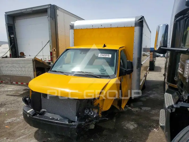2022 GMC Savana фото