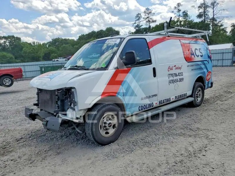 2022 GMC Savana фото